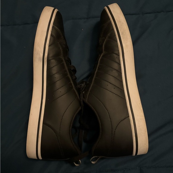 Mens Black Leather Adidas tennis Shoes, size 10. Lightly worn, great condition. - Picture 5 of 7